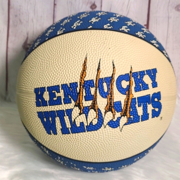 Y2K UK University of Kentucky Wildcats Cats Basketball Ball Standard Size - Picture 6 of 14